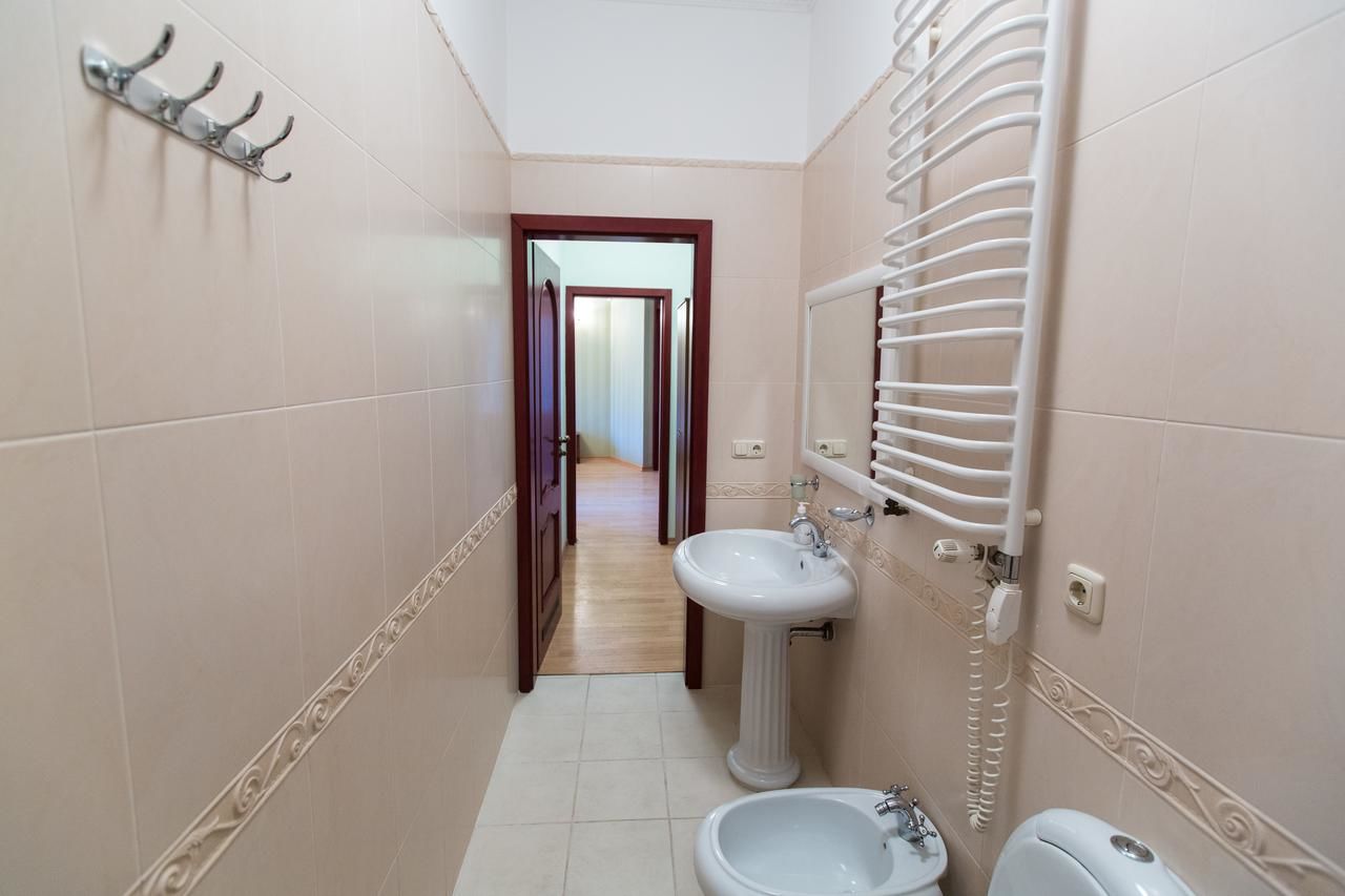 Отель 10 Rooms Львов