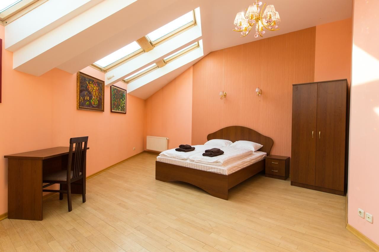 Отель 10 Rooms Львов