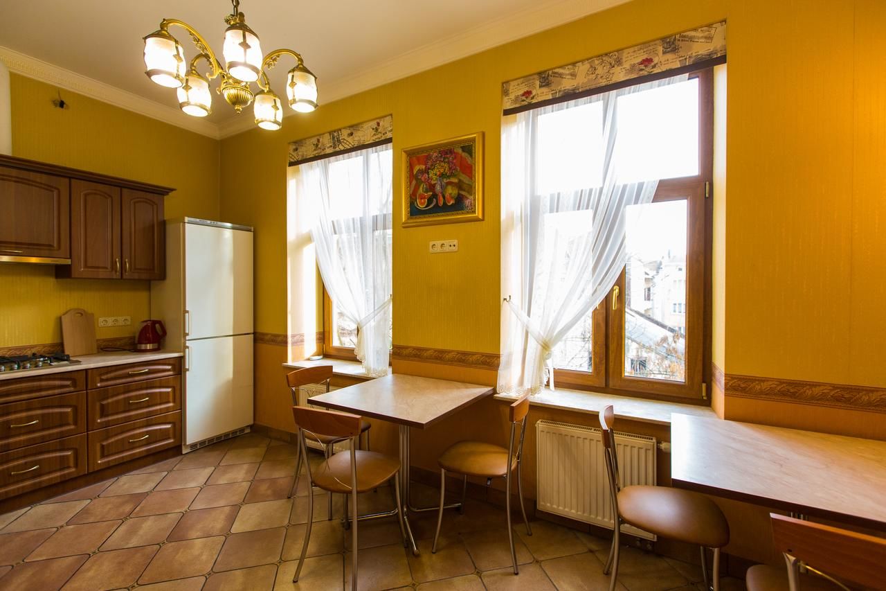 Отель 10 Rooms Львов-41