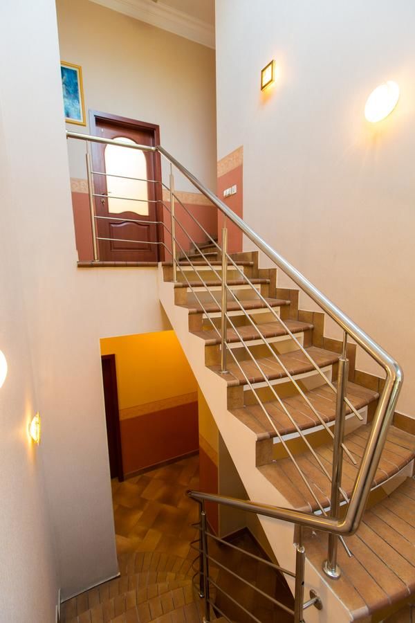 Отель 10 Rooms Львов-42