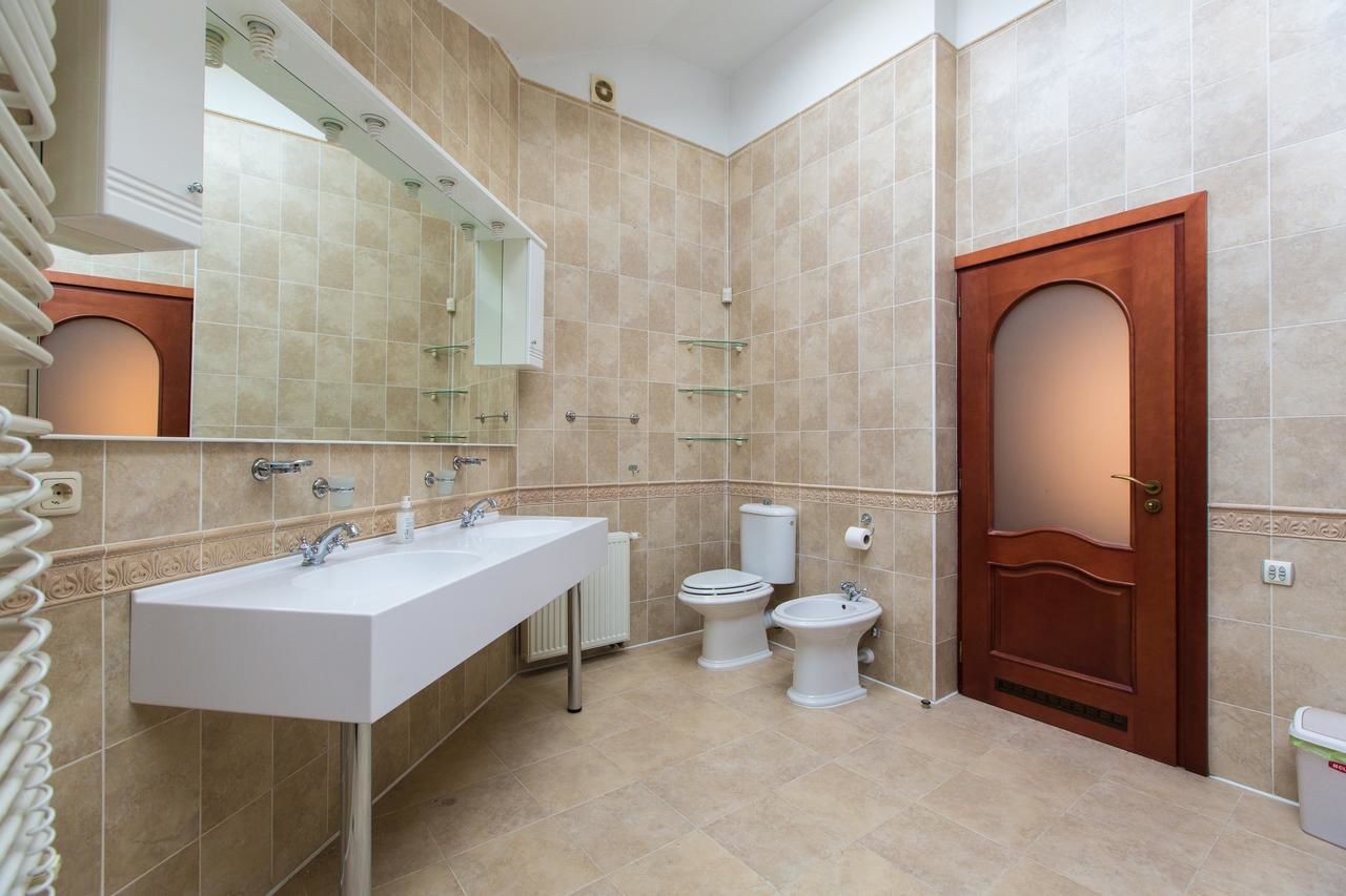 Отель 10 Rooms Львов