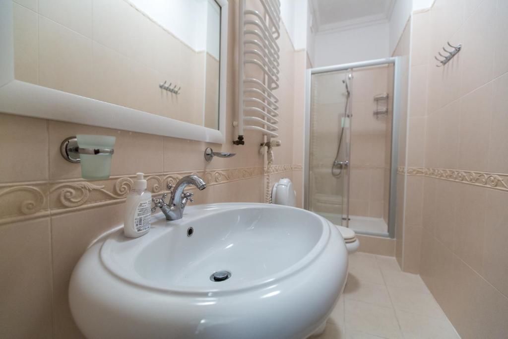 Отель 10 Rooms Львов