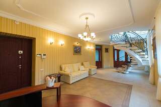 Отель 10 Rooms Львов-1