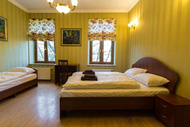 Отель 10 Rooms Львов-17