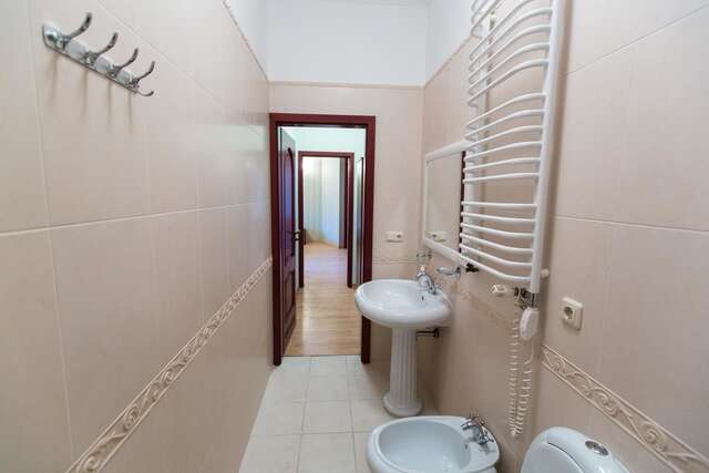 Отель 10 Rooms Львов-22