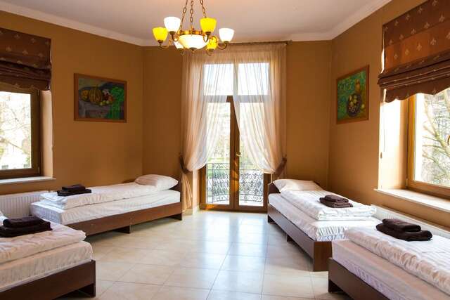 Отель 10 Rooms Львов-24