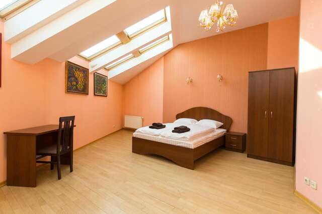 Отель 10 Rooms Львов-30