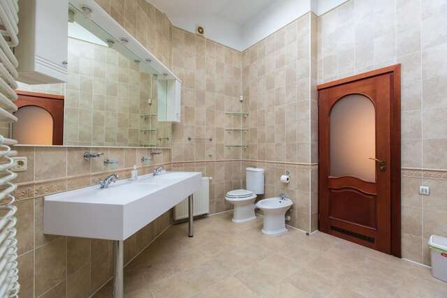 Отель 10 Rooms Львов-45