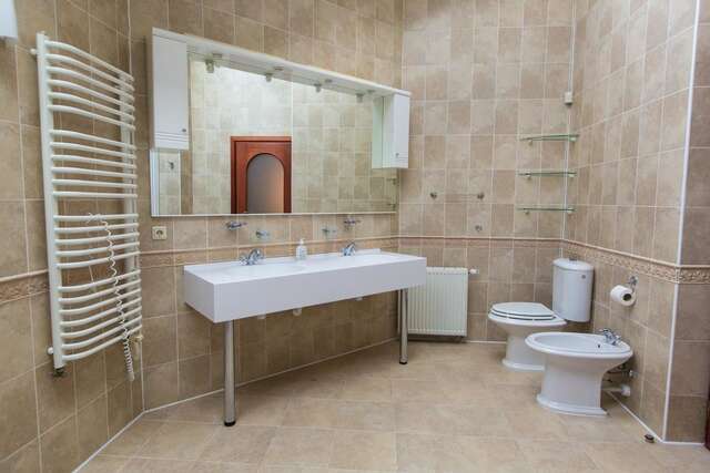 Отель 10 Rooms Львов-46