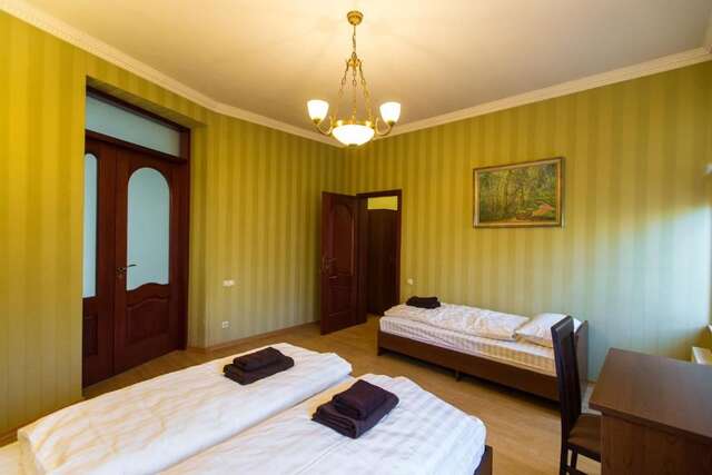 Отель 10 Rooms Львов-55